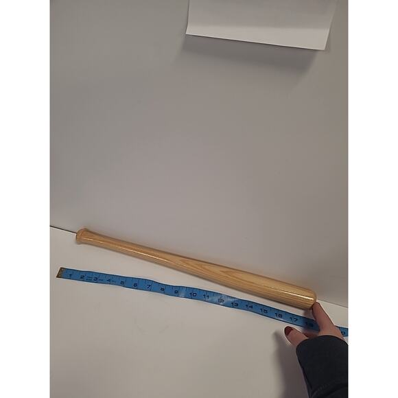 Louisville Slugger 18" Mini Souvenir Bat USA Made Museum & Factory Edition - Picture 6 of 10